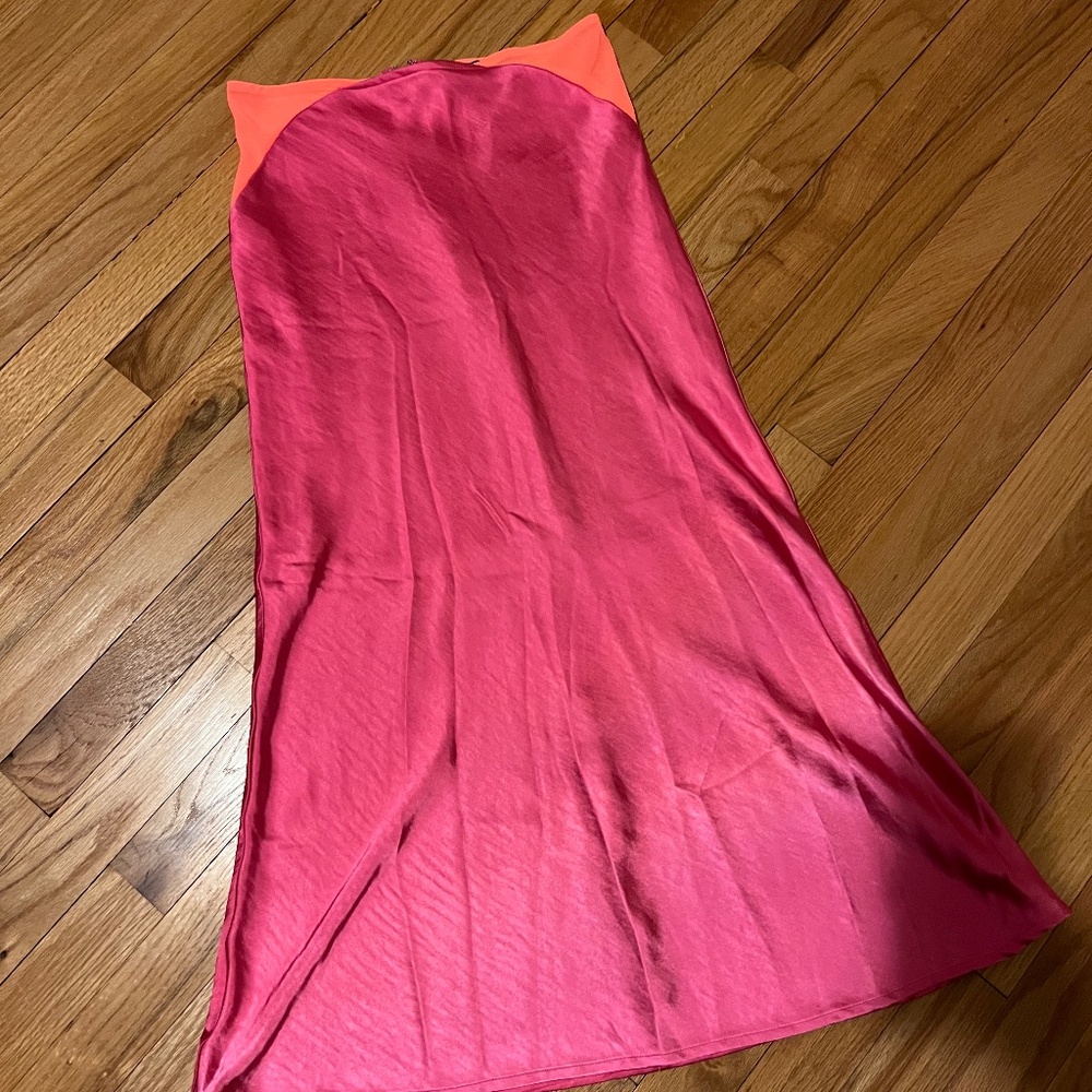 Neon pink and orange satin maxi skirt - Picture 2 of 6